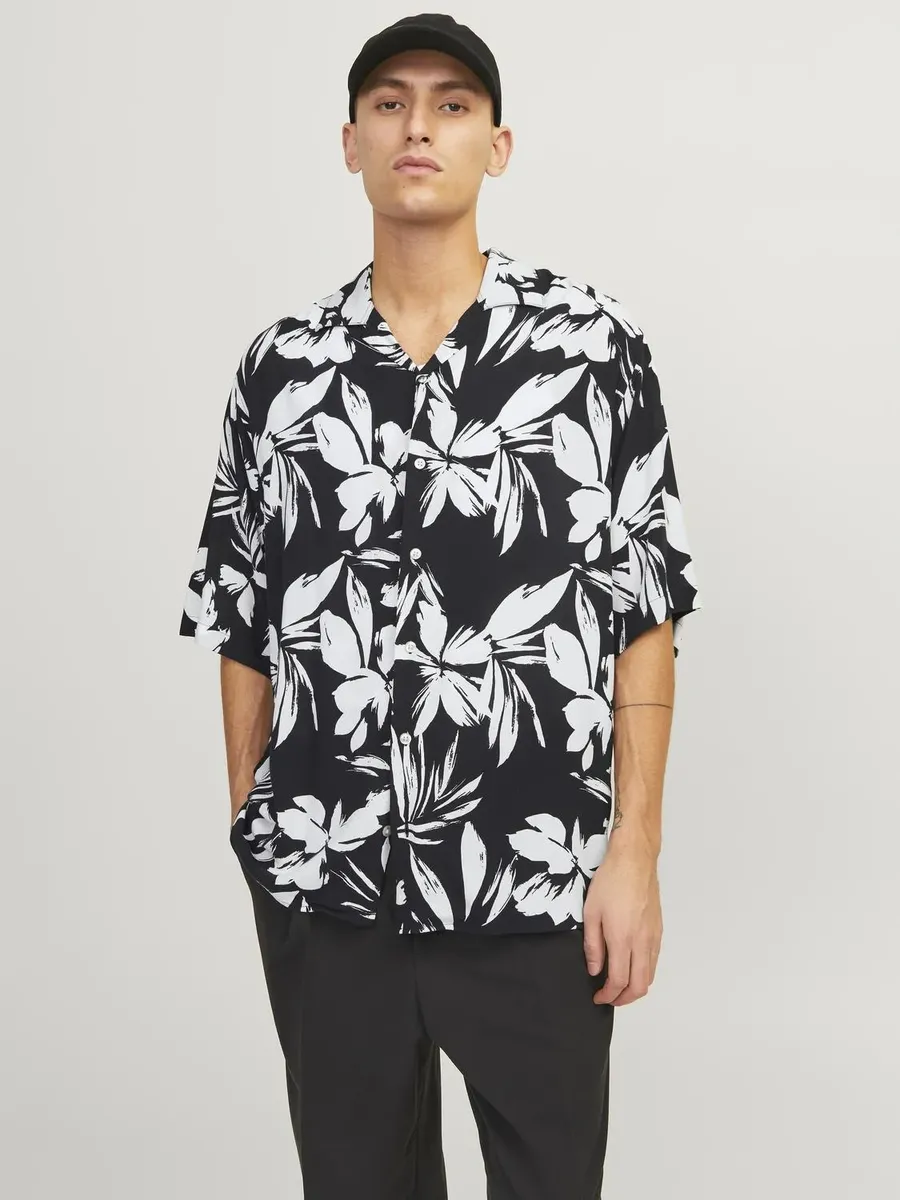 

Гавайская рубашка Jack & Jones "JJEJEFF AOP RESORT SHIRT SS SN", черный