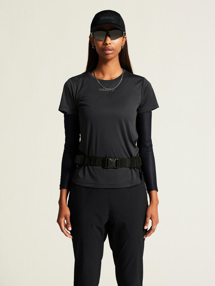 

CRAFT Женская облегающая, слегка влагоотводящая функциональная рубашка - CORE Essence Ss Tee