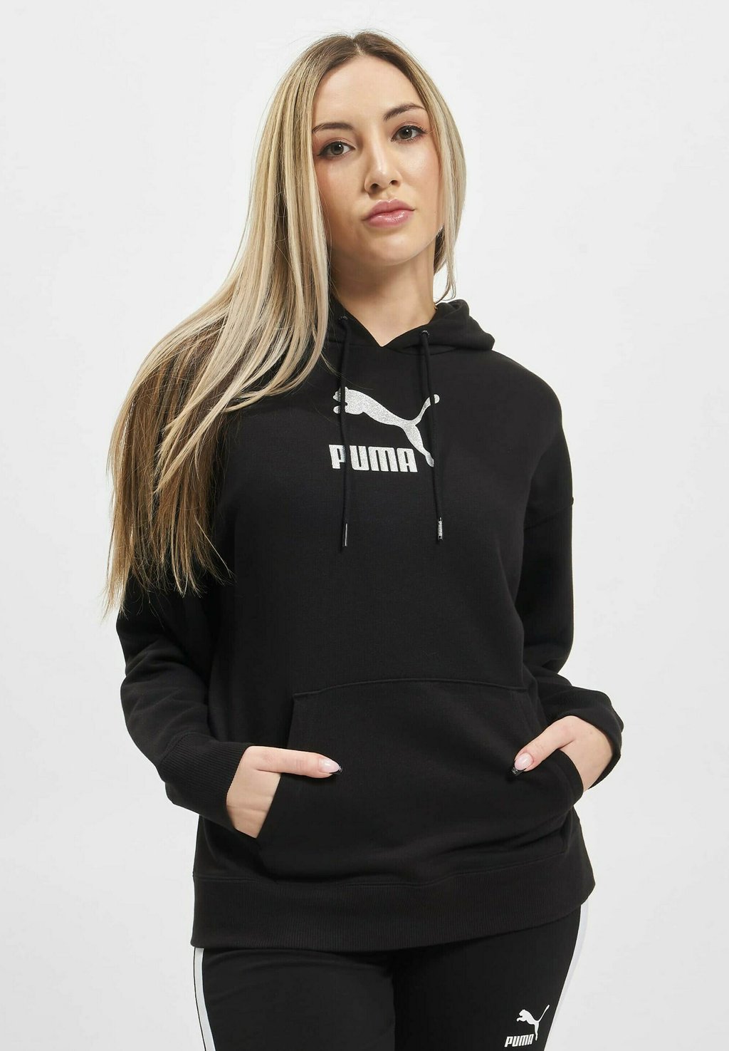

Толстовка с капюшоном Sweatshirt Puma, черный