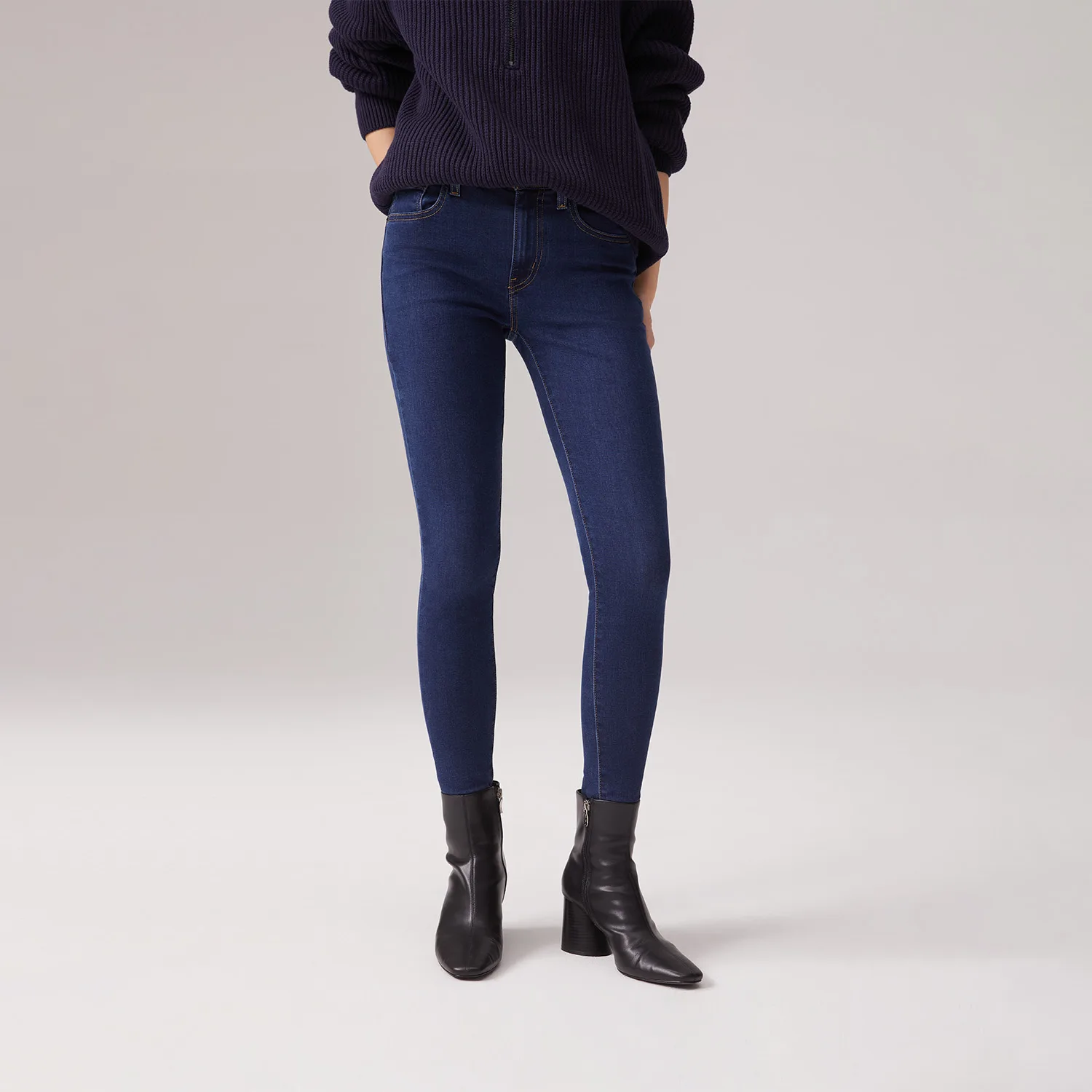 Levis Джинсы Women's Dark Blue Moderate Slim Fit — фото 4