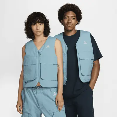 

Жилет Nike ACG "Skull Peak" PrimaLoft Reversible Vest, цвет Denim Turquoise/Armory Navy/Summit White