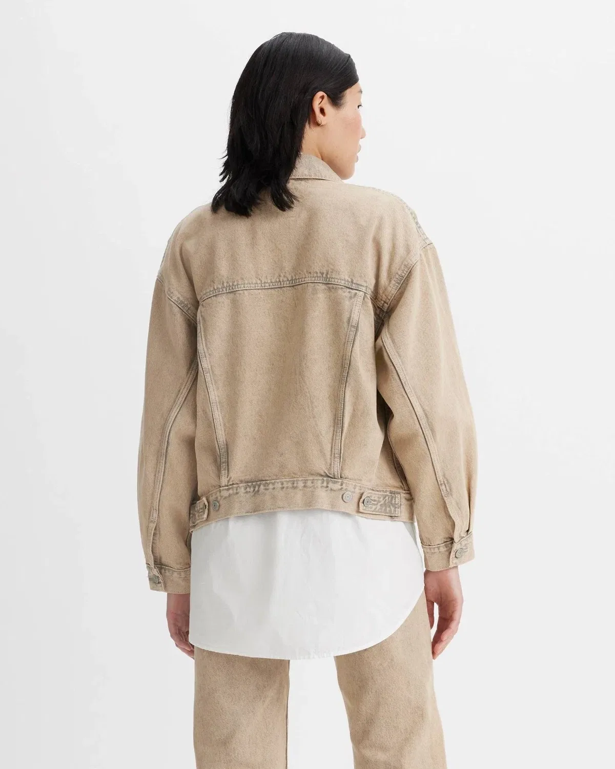 Женская джинсовая куртка Levi's в стиле 90-х, бежевого цвета, с длинными рукавами и накладными карманами, модель GBO2139, Beige — фото 3