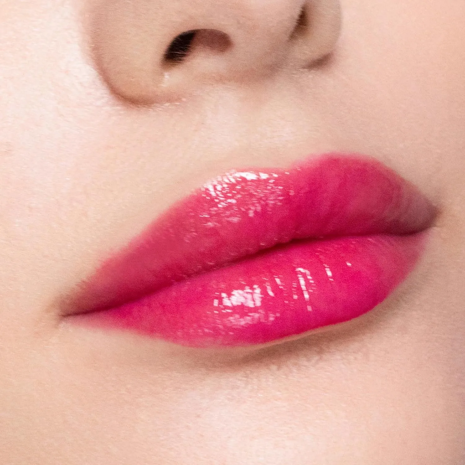 Блеск для губ Trish McEvoy Easy Lip Gloss, 3 мл / 0,10 жидкой унции, Gorgeous - Vibrant Pink Magenta — фото 4