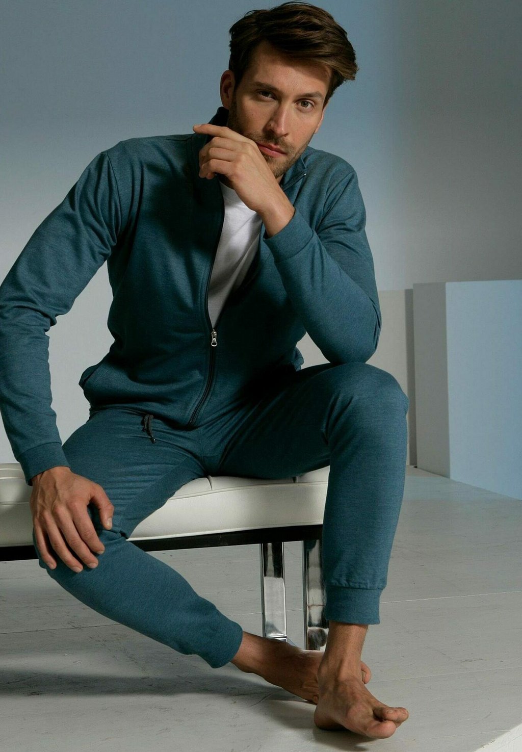 

Толстовка на молнии Bench, сине-зеленый