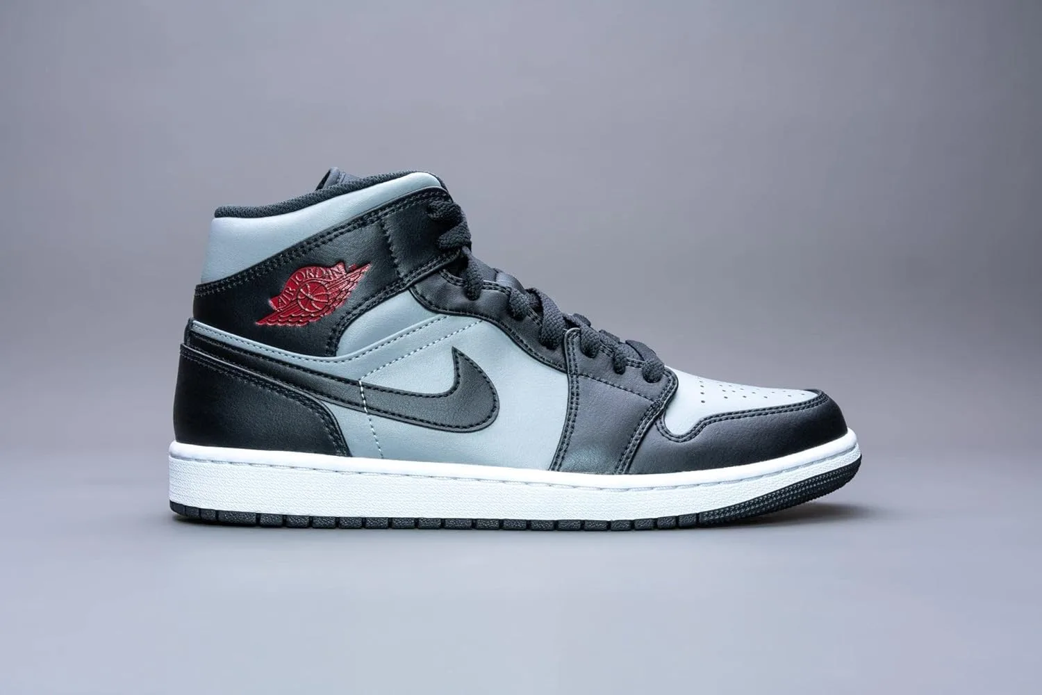 Мужские кроссовки Jordan Air 1 Mid Hi-Top Nike, черный/красный/серый — фото 3