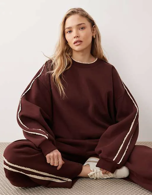 

Комбинированный свитшот ASOS DESIGN с кружевной деталью крючком шоколадного цвета, Коричневый, Комбинированный свитшот ASOS DESIGN с кружевной деталью крючком шоколадного цвета