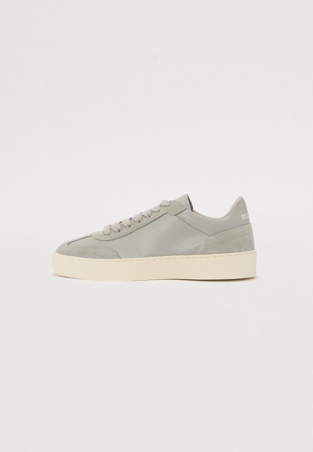 

Кроссовки LYONELL Steve Madden, светло-серый