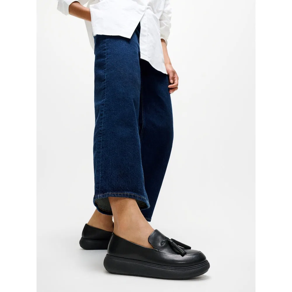 Мужские кожаные лоферы с кисточками IQ Comff полностью чёрные от Fitflop — фото 2