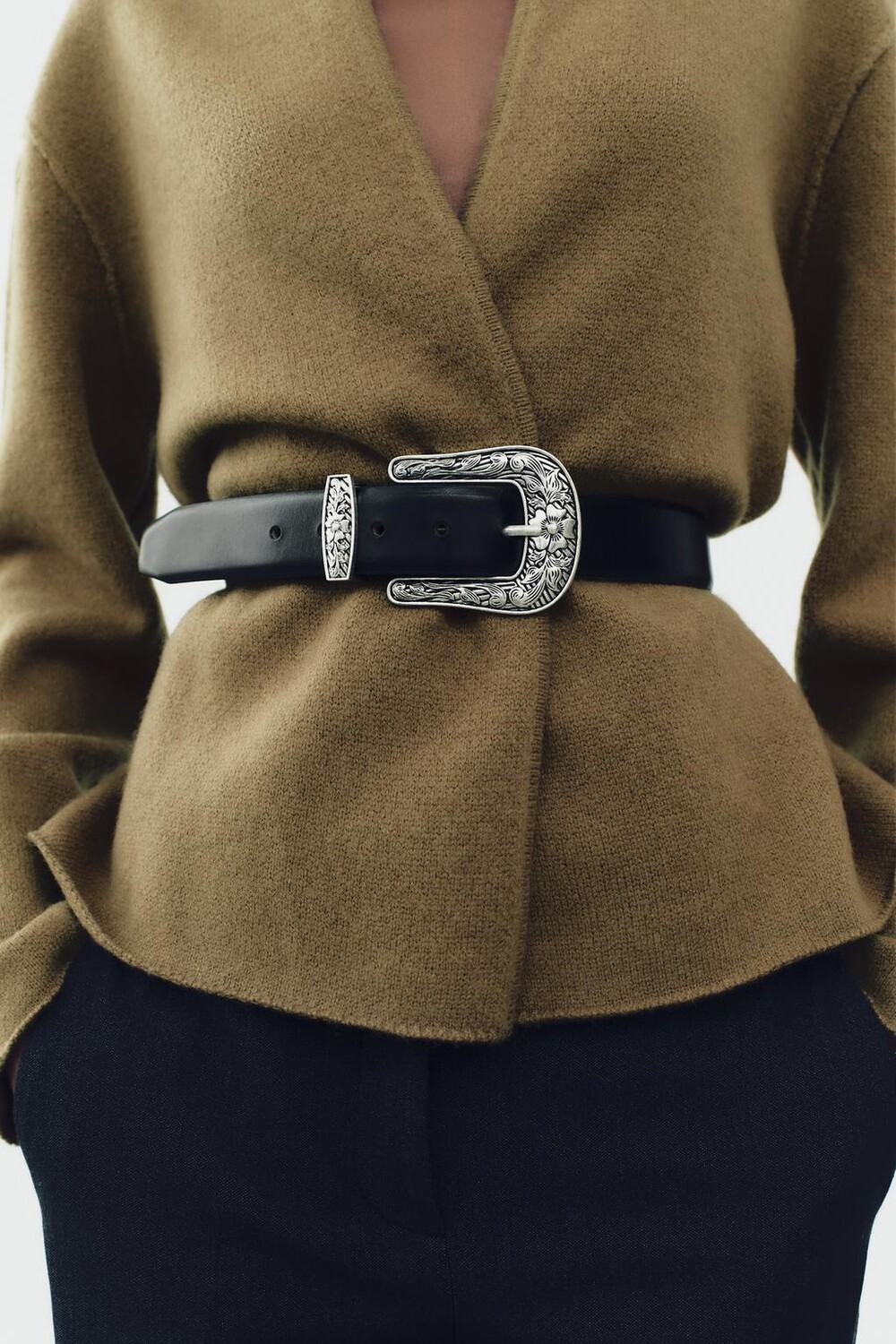 

Ремень с ковбойской пряжкой ZARA, черный