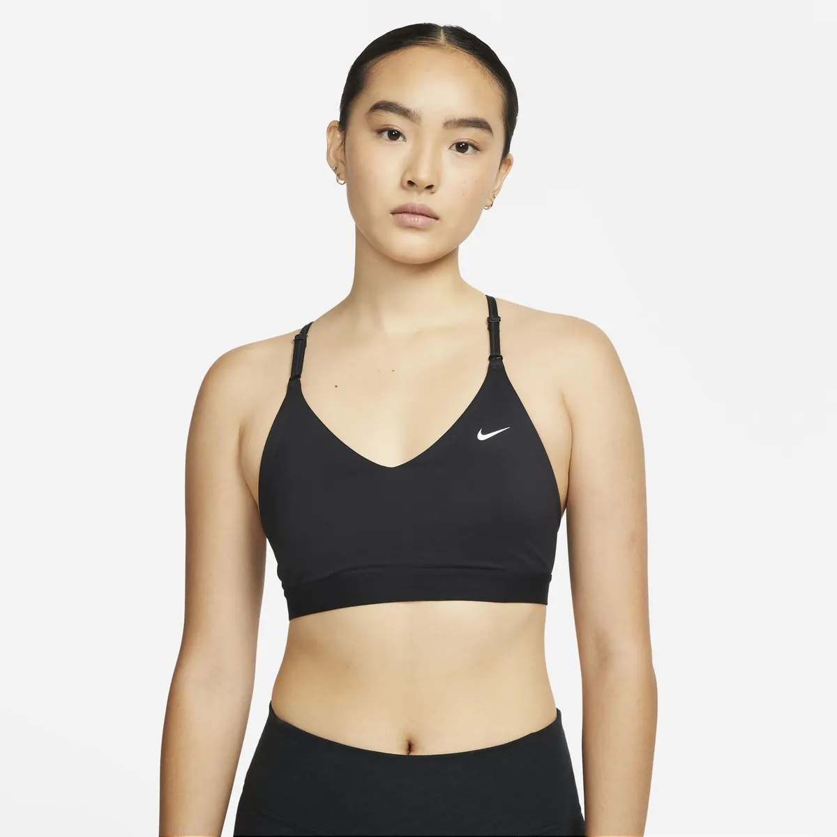 

Спортивное бюстгальтер Nike "Dri-FIT Indy Women's Sports Bra без подкладок с легкой поддержкой", белый