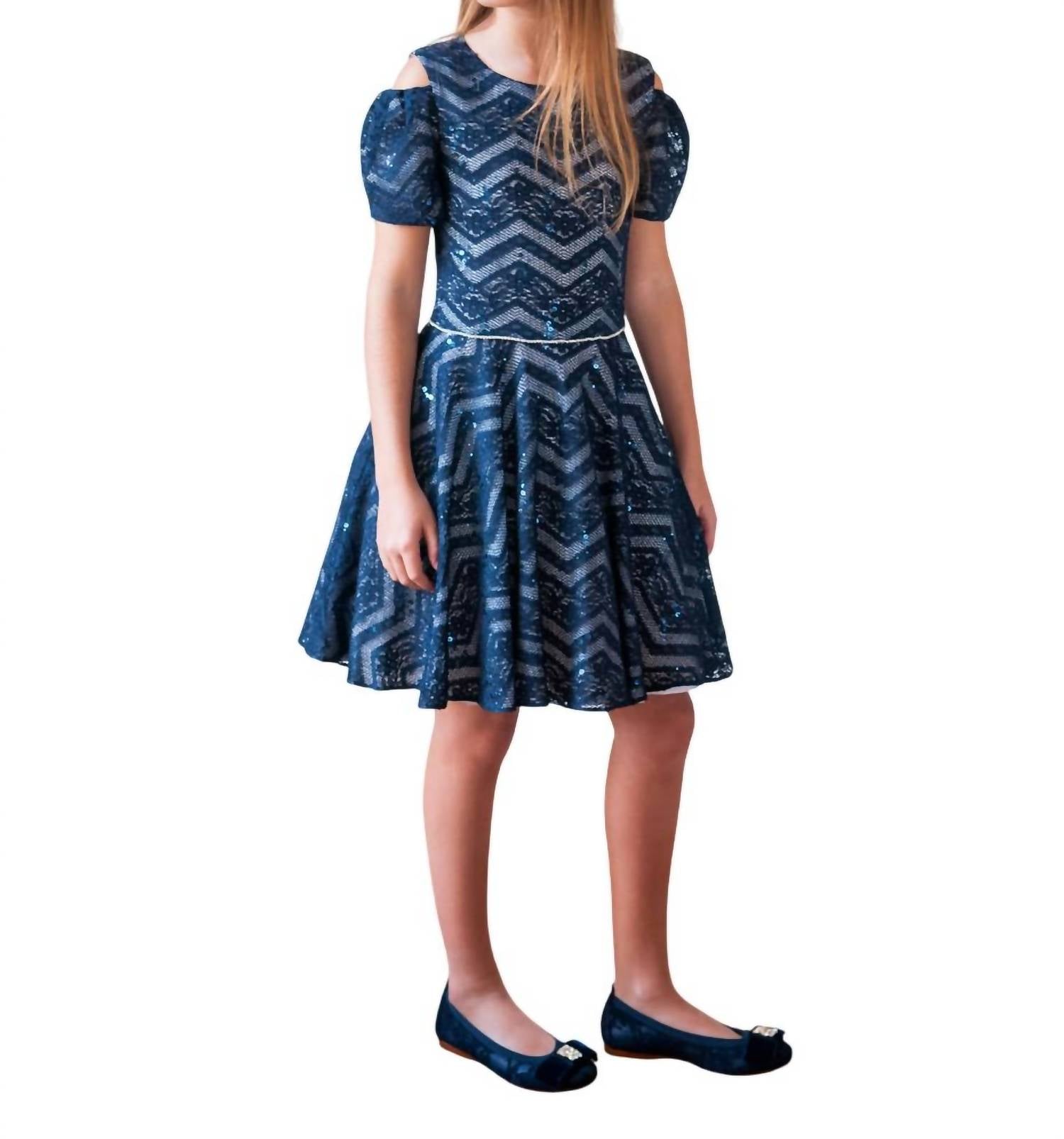 

Девчачье кружевное платье с открытыми плечами в темно-синем цвете David Charles