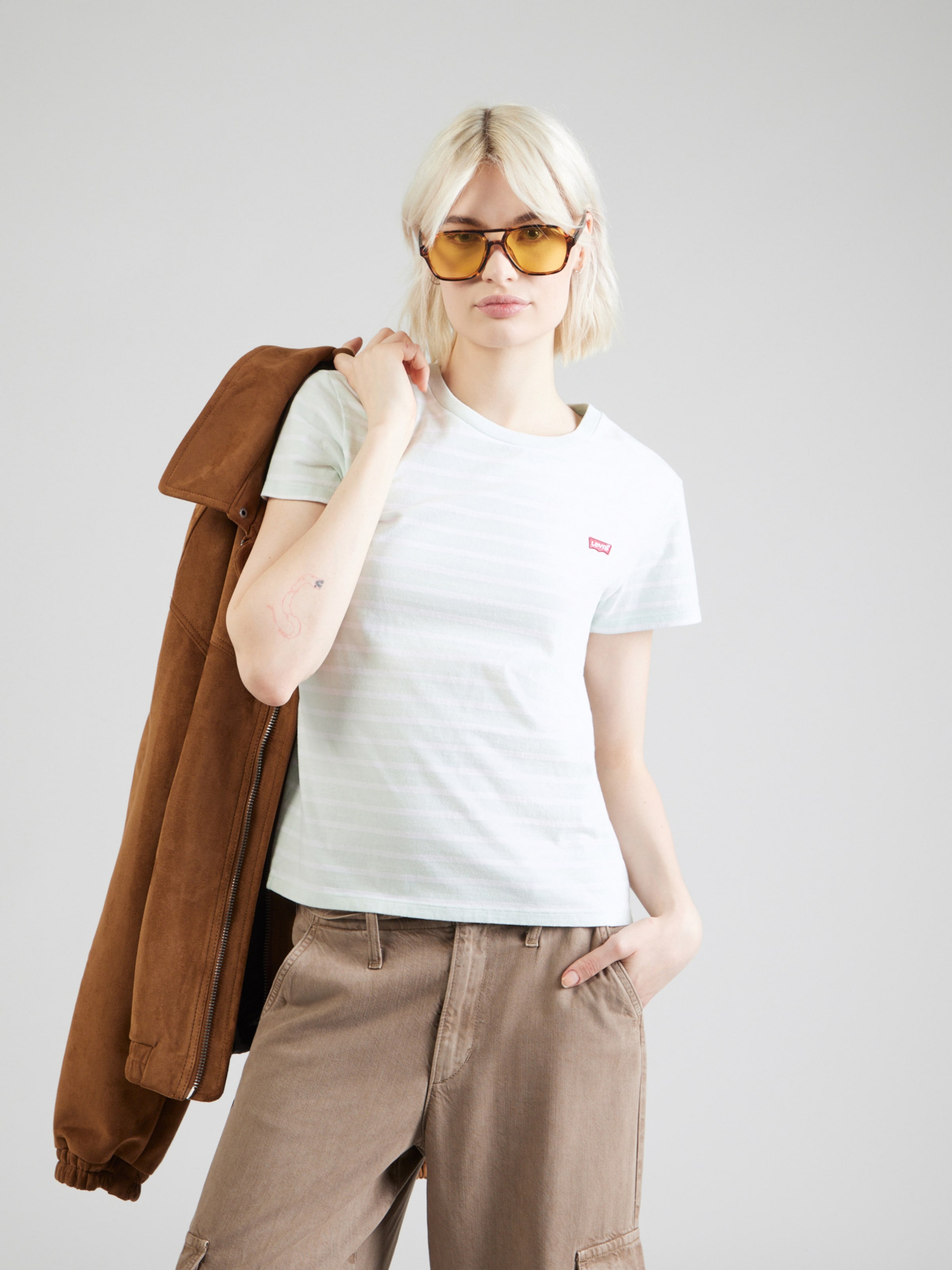 LEVI'S  Футболка 'Perfect Tee' в пастельно-голубом цвете — фото 3