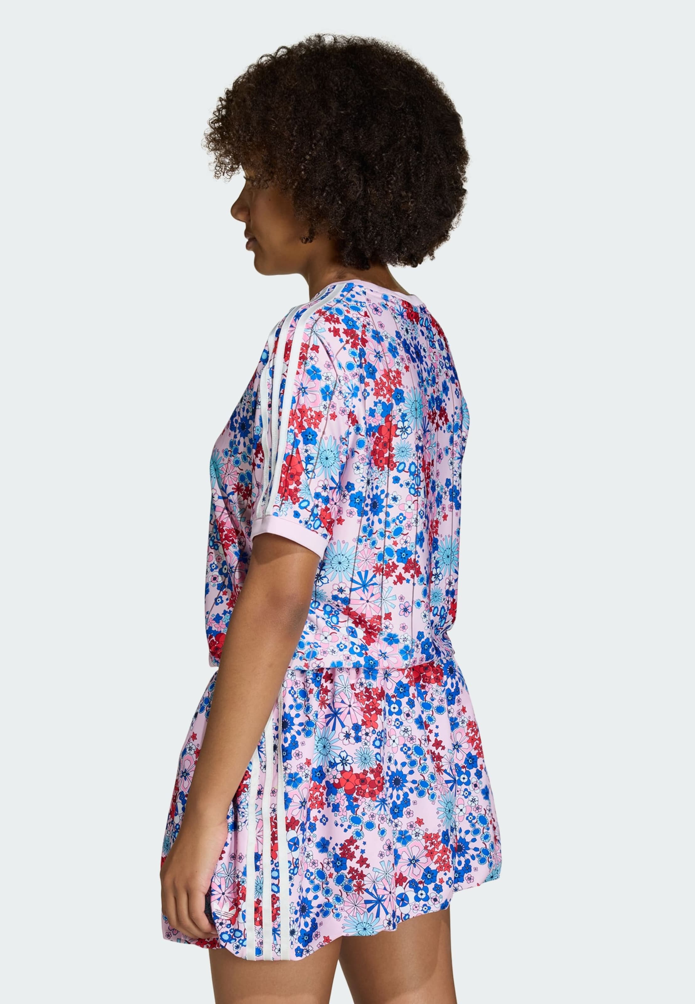 Футболка 'Adidas Originals x Liberty London' в цвете Rose — фото 3