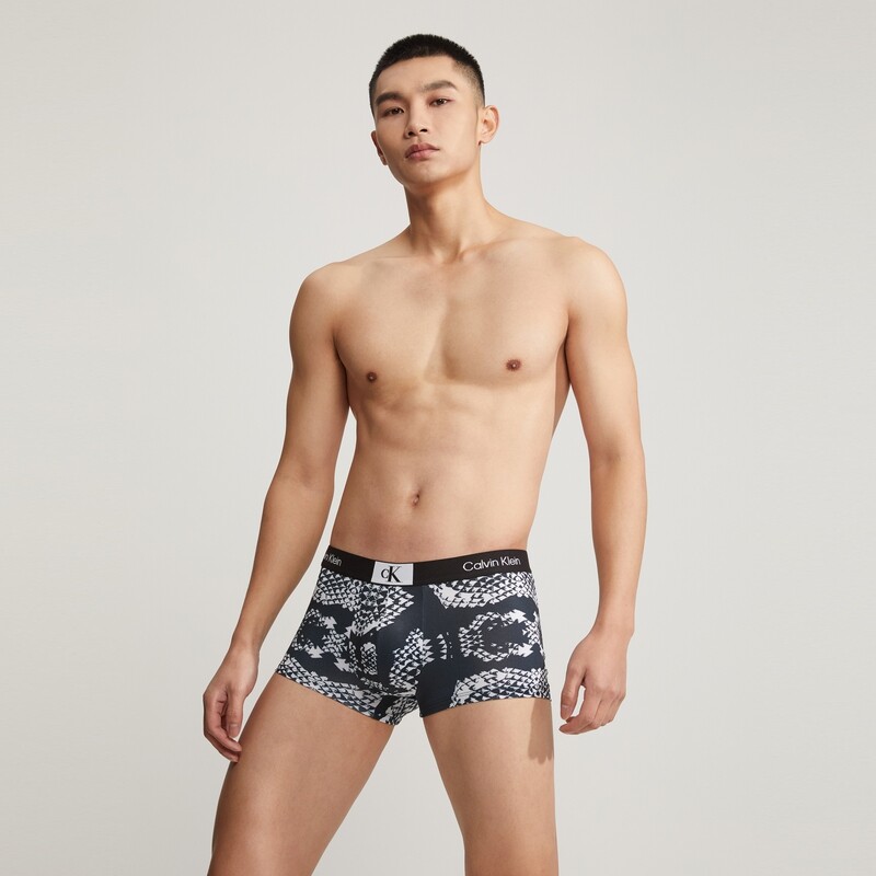 

Трусы-боксеры мужские Calvin Klein тонкие