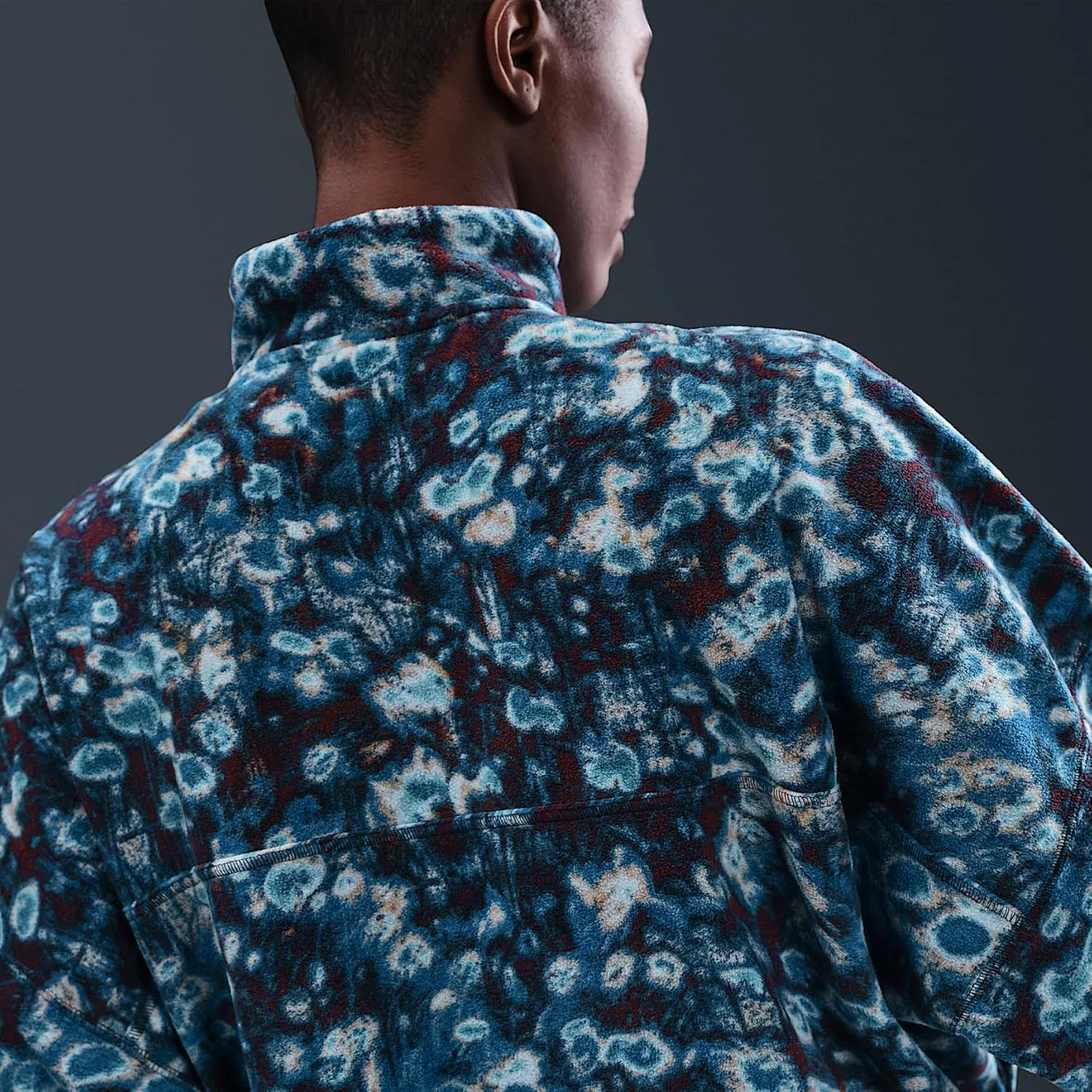 Футболка для активного отдыха Nike Thermo-FIT Half-Zip, цвет Burgundy Crush/Green Abyss/Midnight Navy/White — фото 2