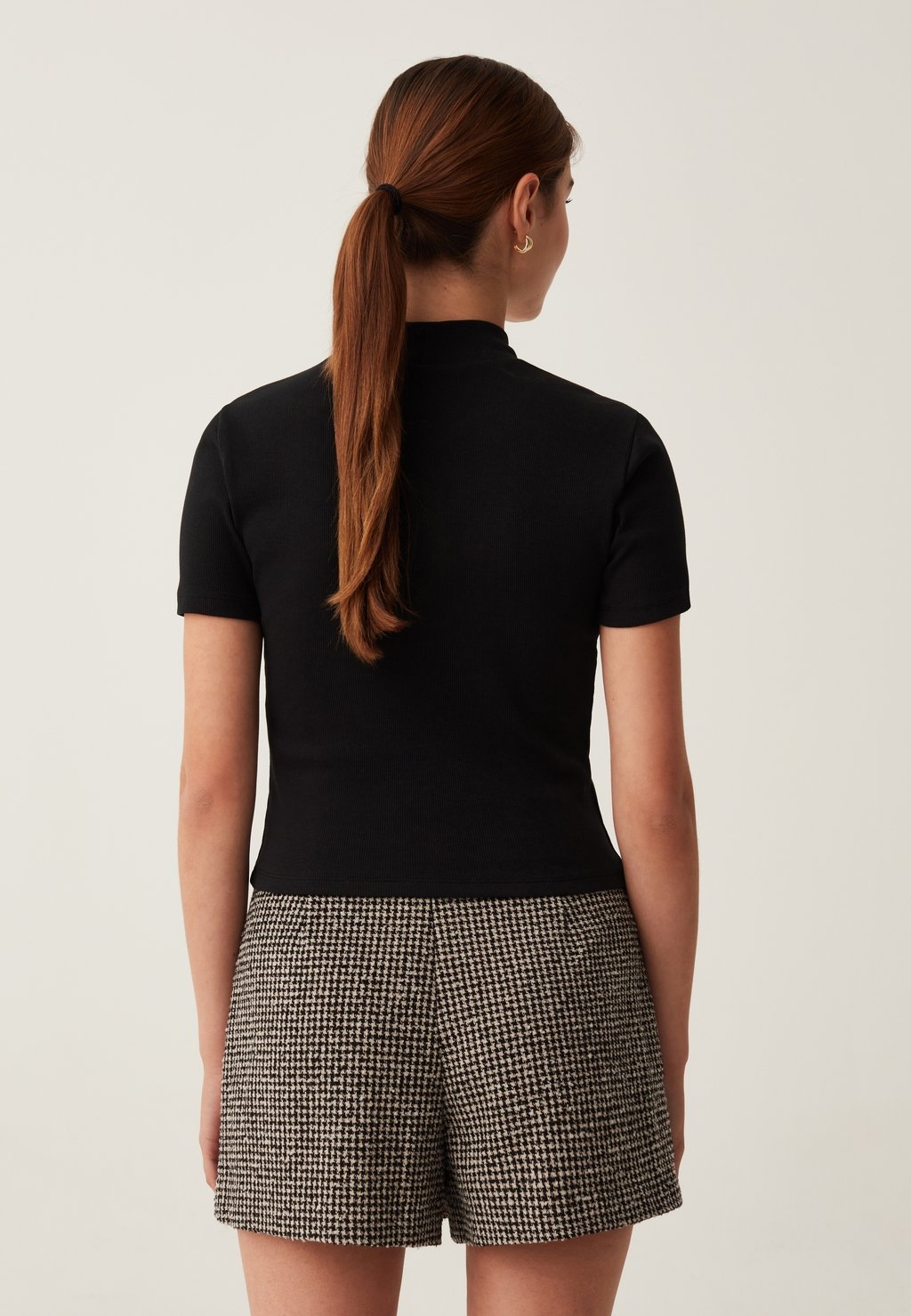 

Базовая футболка SLIM WITH MOCK NECK B.ANGEL, черный