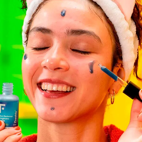 Сыворотка Freshly Cosmetics — Отшелушивающая для лица с миндальной кислотой Blue Radiance Enzymatic Serum, 30 мл — фото 4