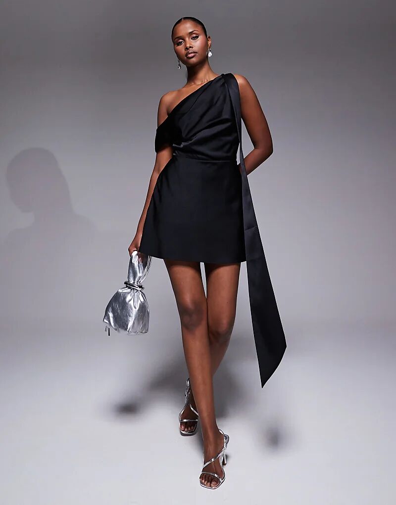 

Черный комбинезон со спущенными плечами и атласным шарфом от ASOS DESIGN