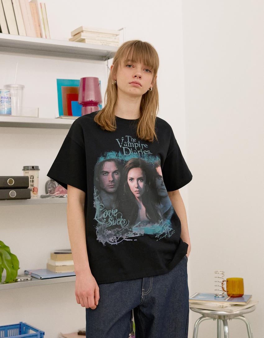 

Футболка с коротким рукавом «Дневники вампира» Bershka, черный