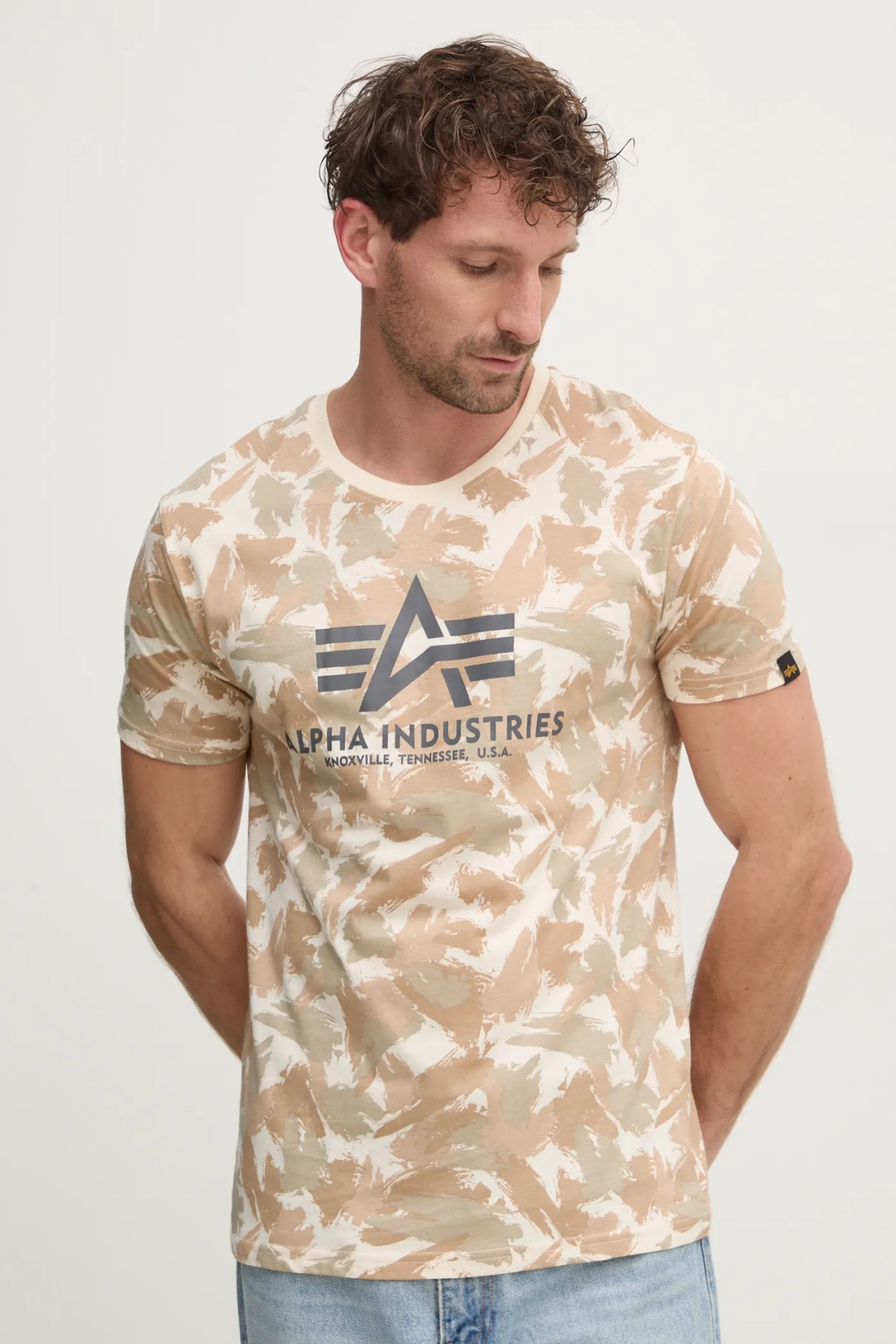 

Базовая футболка Alpha Industries, бежевый