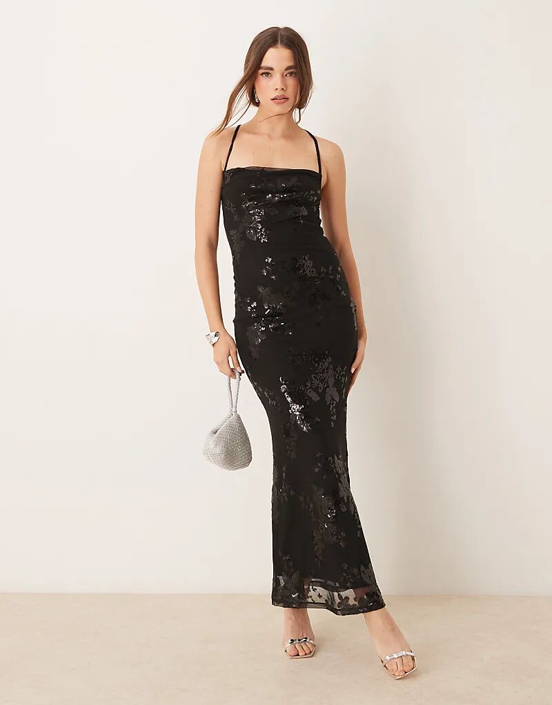 

Платье макси Gina Tricot из текстурированного жаккарда с глубоким вырезом на спине и черным металлическим цветочным узором