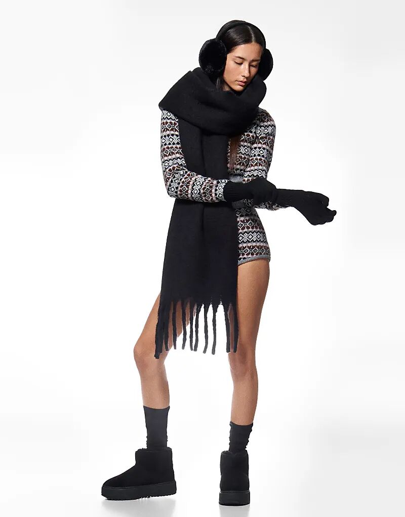 

Одеяло-шарф Bershka черного цвета