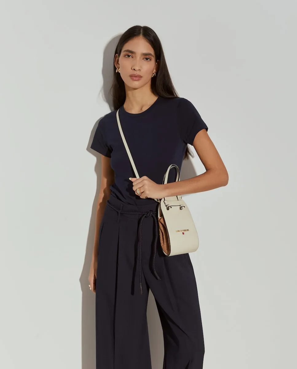 

Женская футболка с коротким рукавом Lion Of Porches, темно-синий