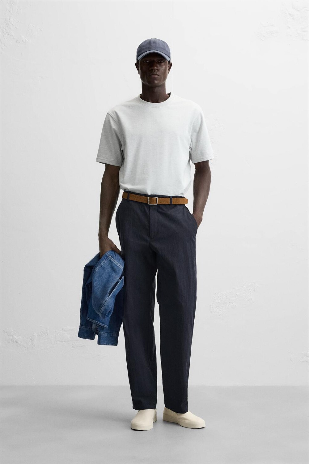 

Футболка с графическим рисунком sqirl ZARA, серый мергель