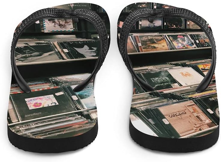 Вьетнамки 1980-х CD Store - Винтажные вьетнамки с логотипом музыкального магазина CD для мужчин и женщин, для пляжа, бассейна и душа Dressed Up Mule, белый — фото 3