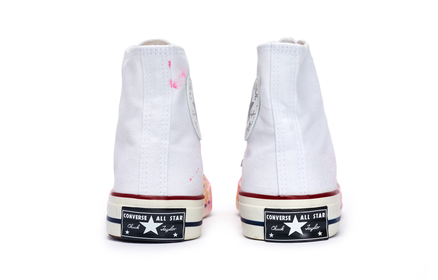 

1970-е годы. Кеды унисекс с высоким берцем, белые/розовые. Converse