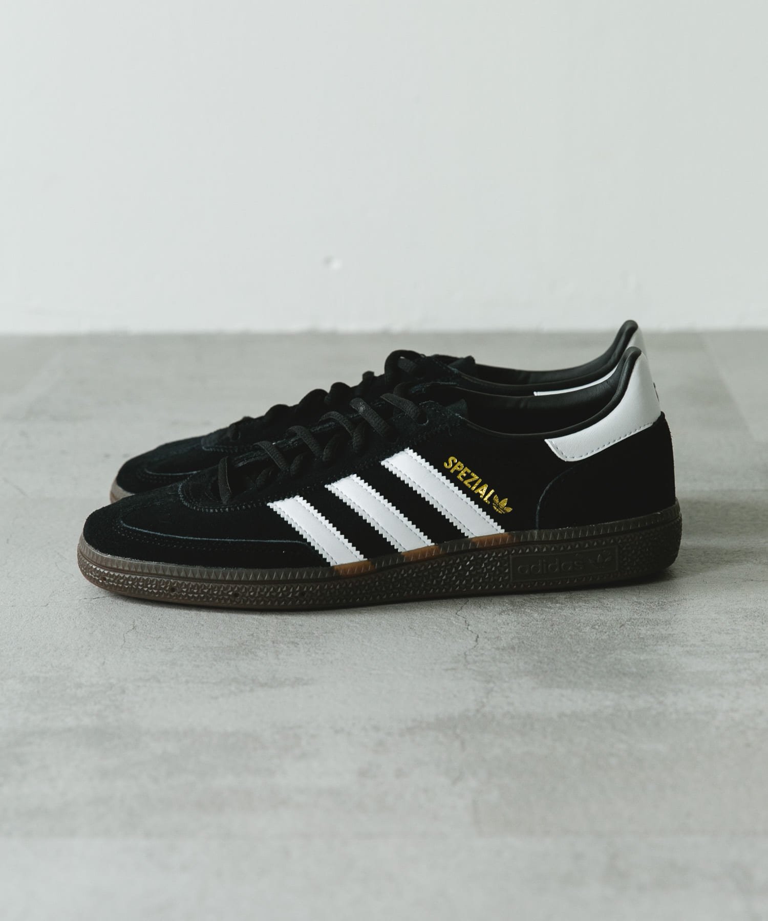 Adidas ГАНДБОЛЬНАЯ СПЕЦИАЛЬНАЯ ВЕРСИЯ URBAN RESEARCH DOORS, BLACK/WHT