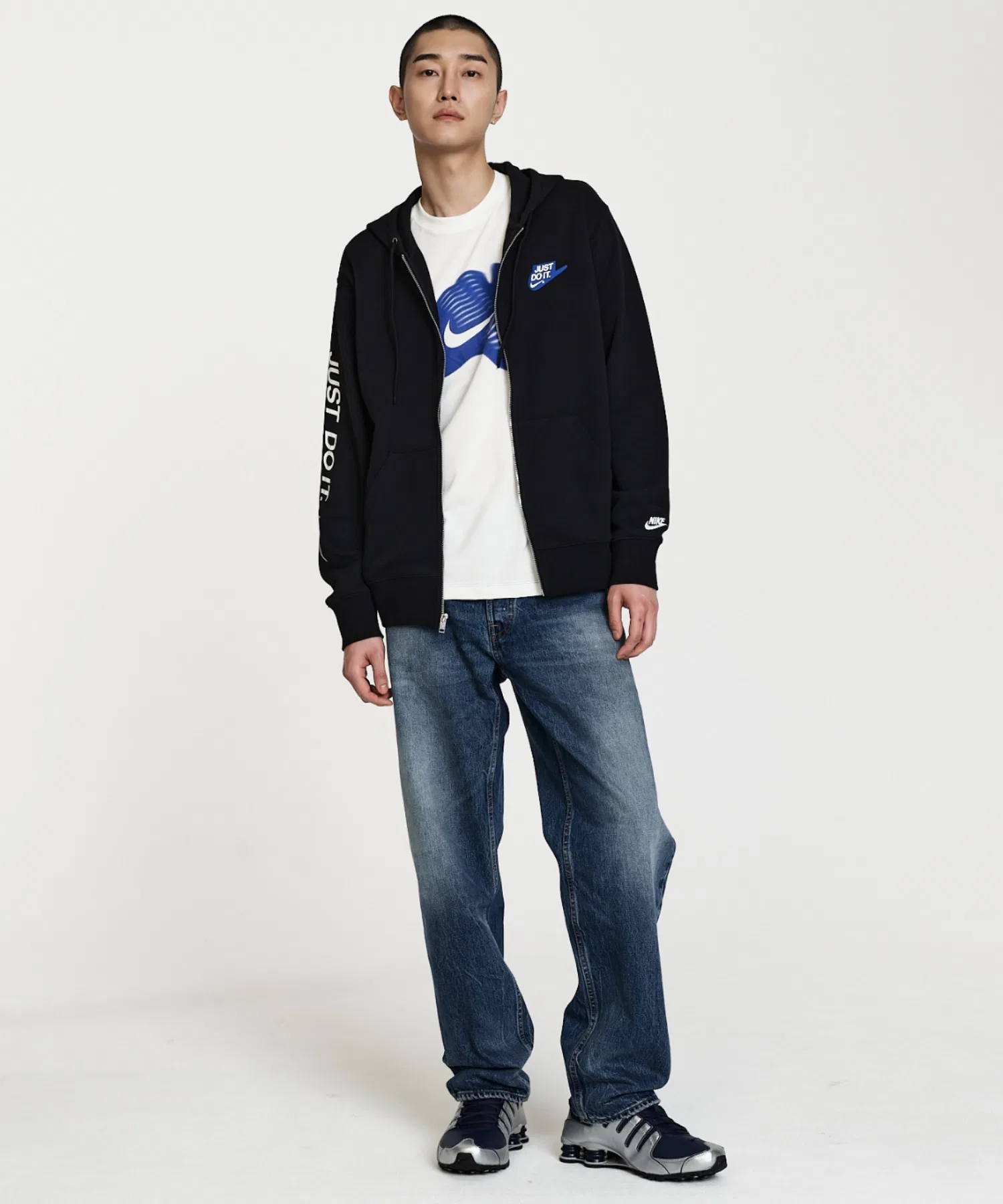 Мужская толстовка Nike Sportswear Club на молнии из французского махрового трикотажа IF0726-010, черная. — фото 3