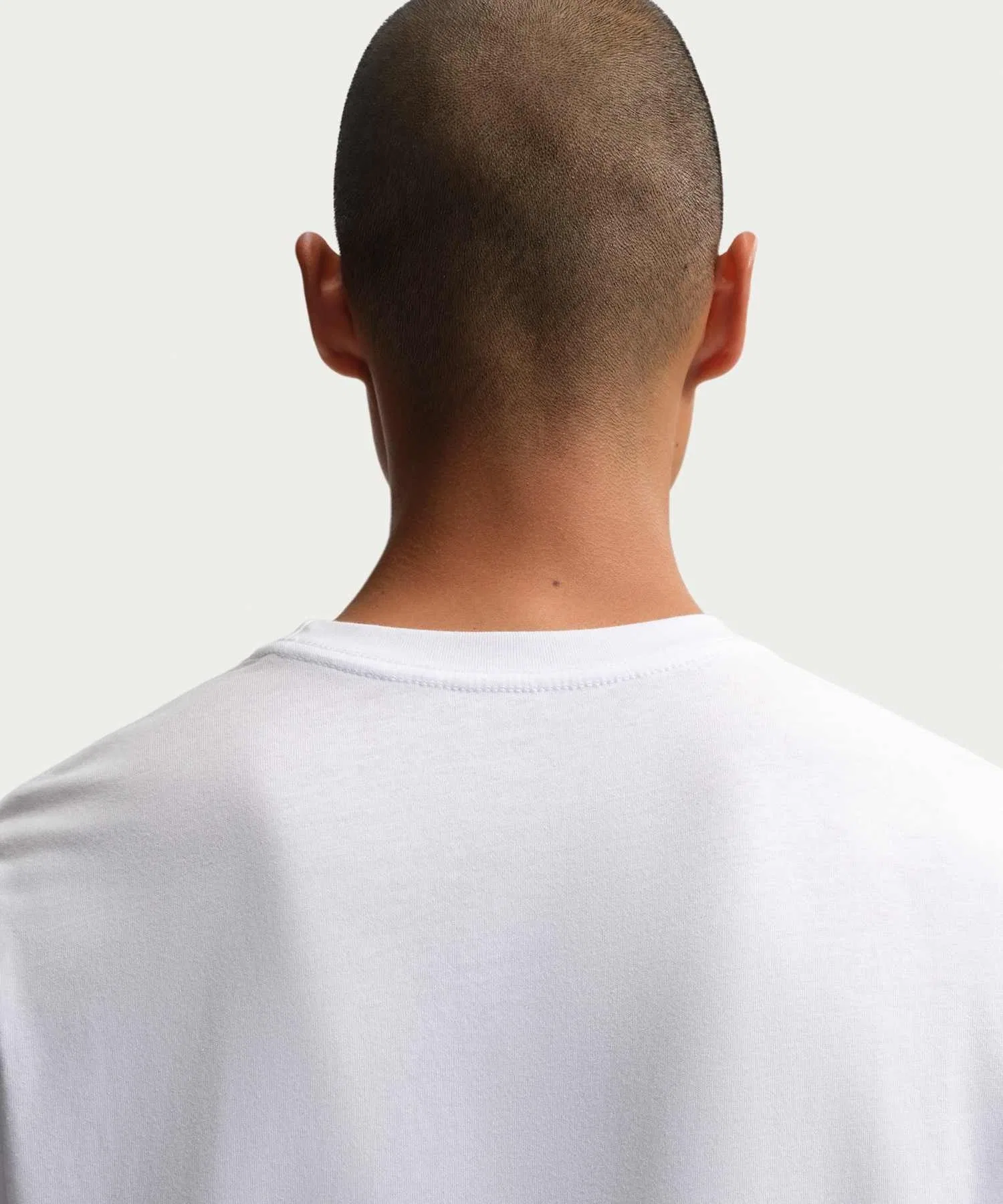 Мужская и женская футболка Nike Sportswear Long-Sleeve T-Shirt — фото 2