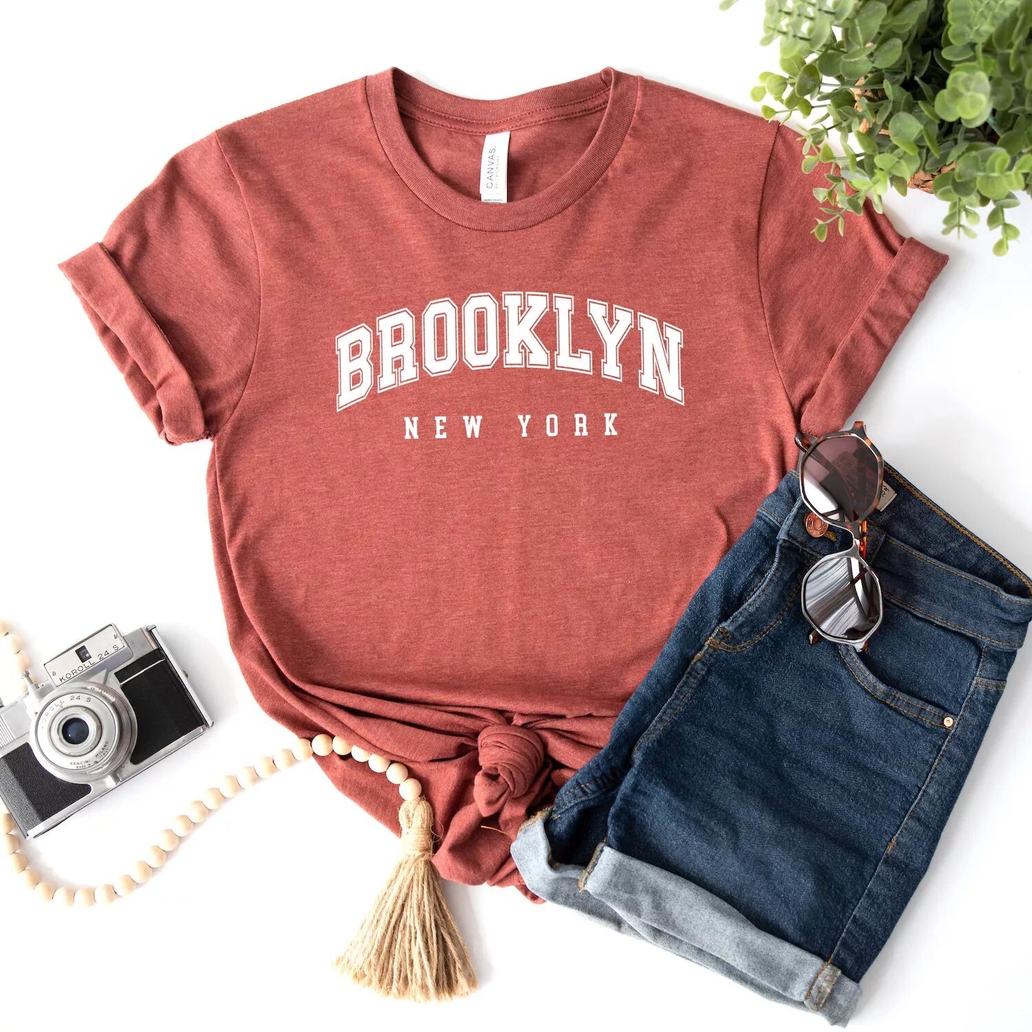 

Футболка с короткими рукавами и рисунком Brooklyn New York Simply Sage Market