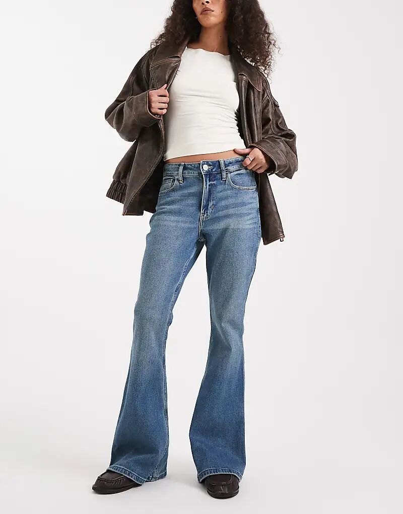 

Джинсы Hollister с высокой талией и клешем, средне-синего цвета