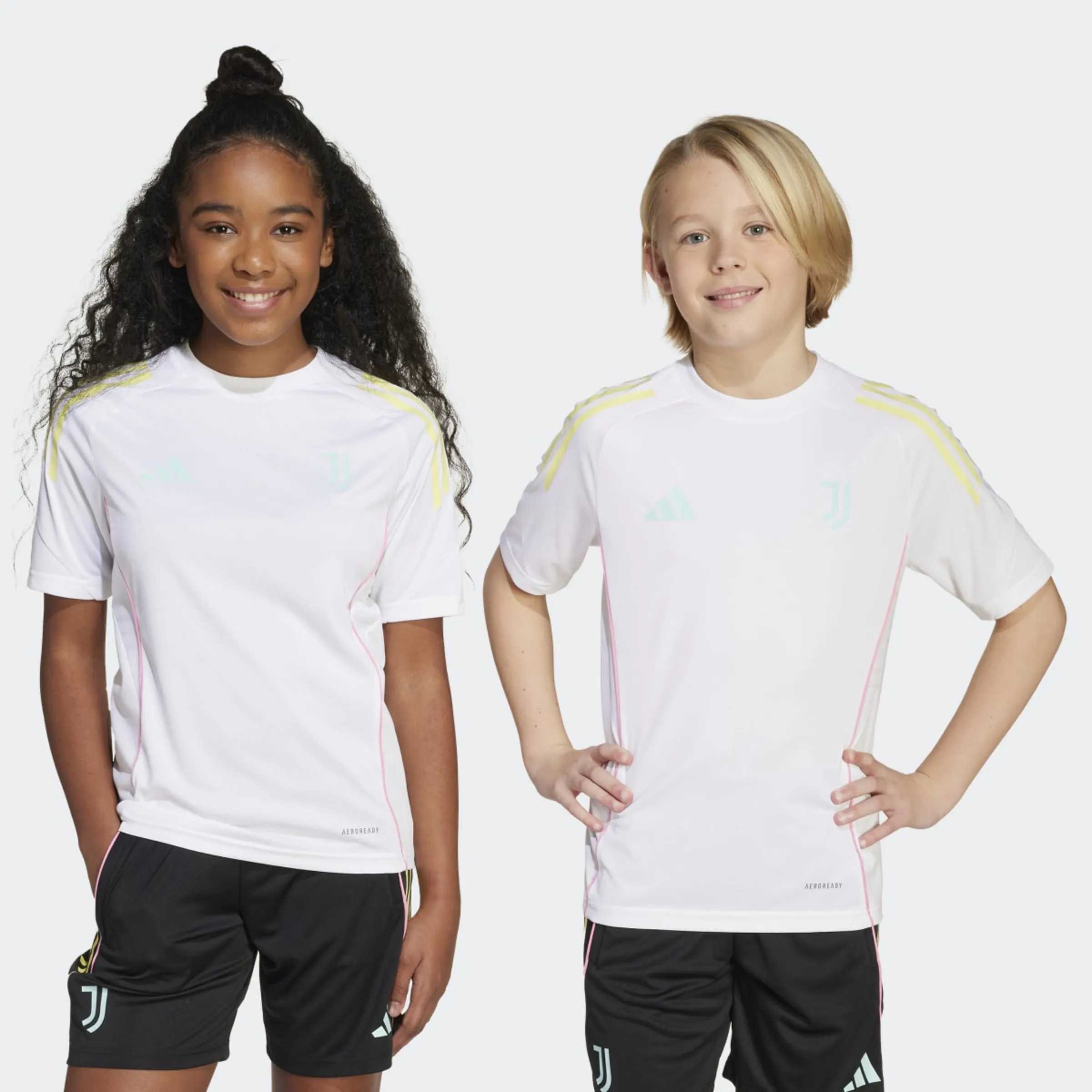 

Детская футболка Ювентус 2025-2026 Tiro 25 Competition Adidas, белый