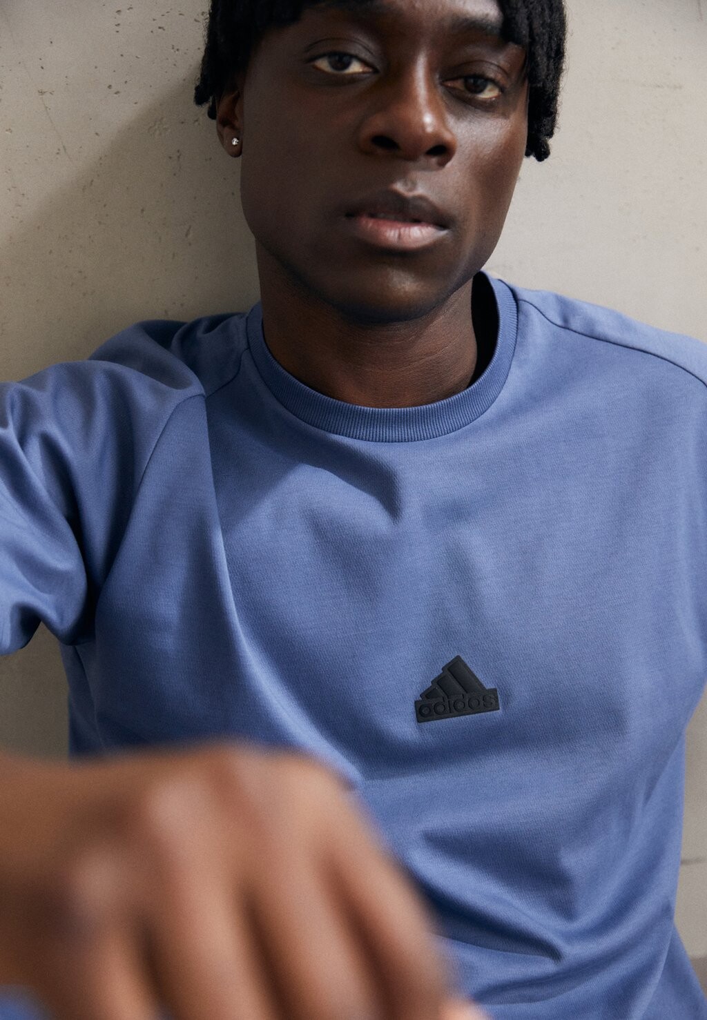 

Спортивная футболка Z N E adidas Sportswear, цвет preloved ink
