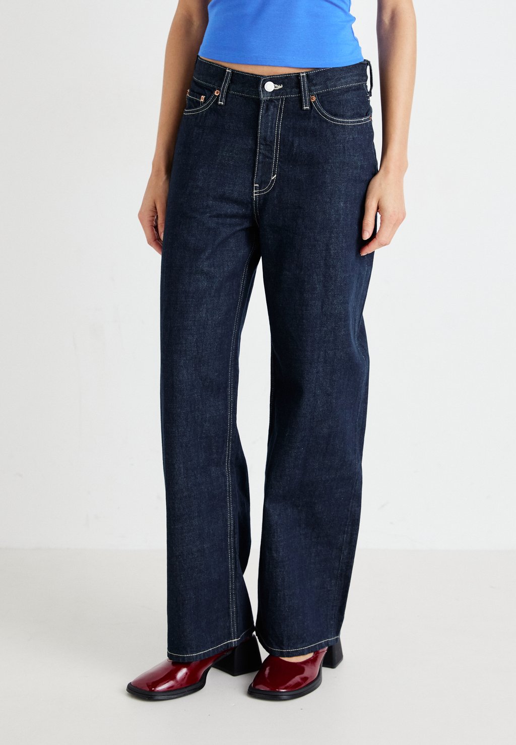 

Джинсы свободного кроя DYNASTY LOW LOOSE JEANS Weekday, синий
