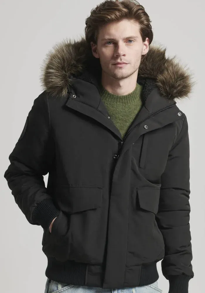 

Стеганая куртка Superdry "EVEREST HOODED PUFFER BOMBER", с капюшоном, черный