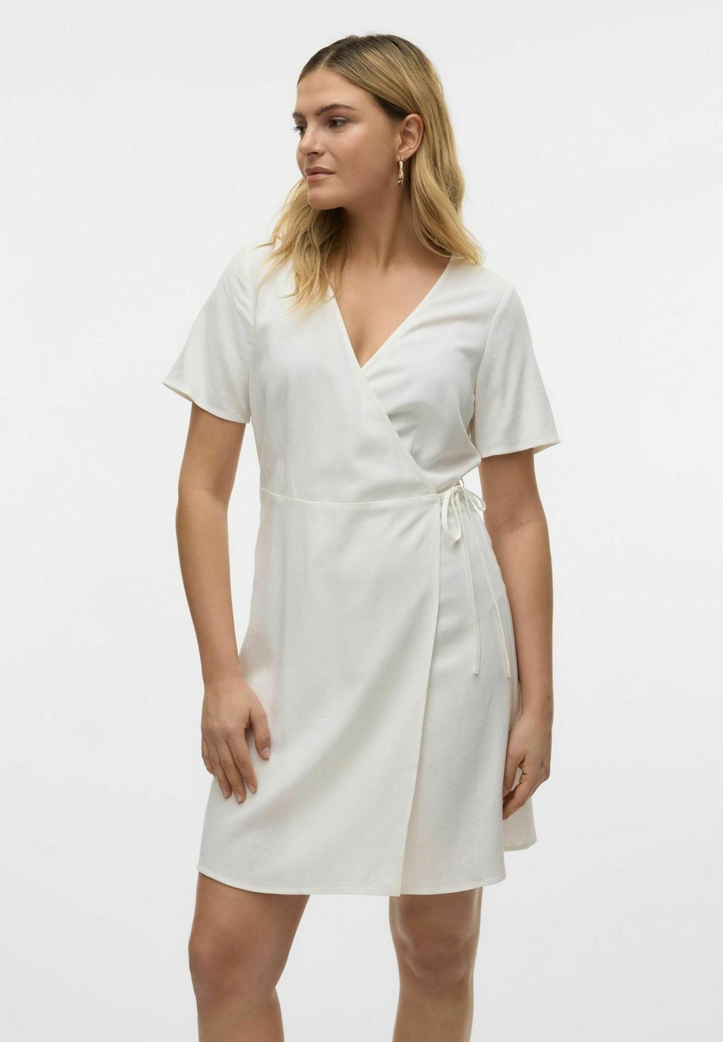 

Повседневное платье VMMYMILO KURZES Vero Moda, белый