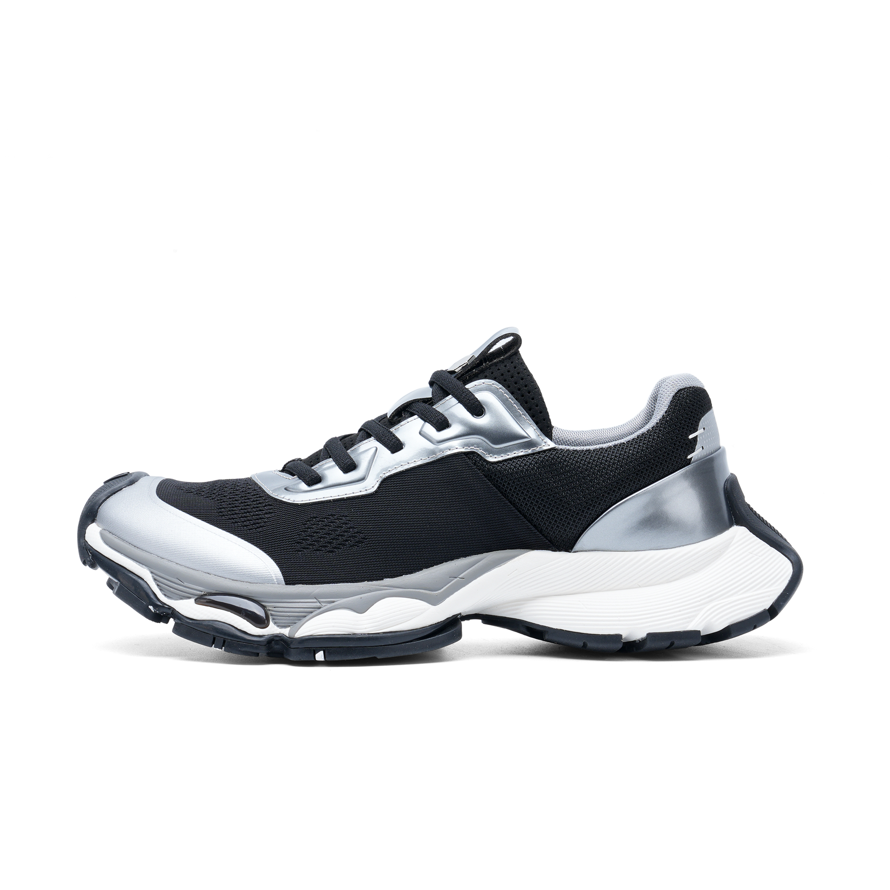 

COLOUR WRITE Низкие массивные кроссовки мужские черные