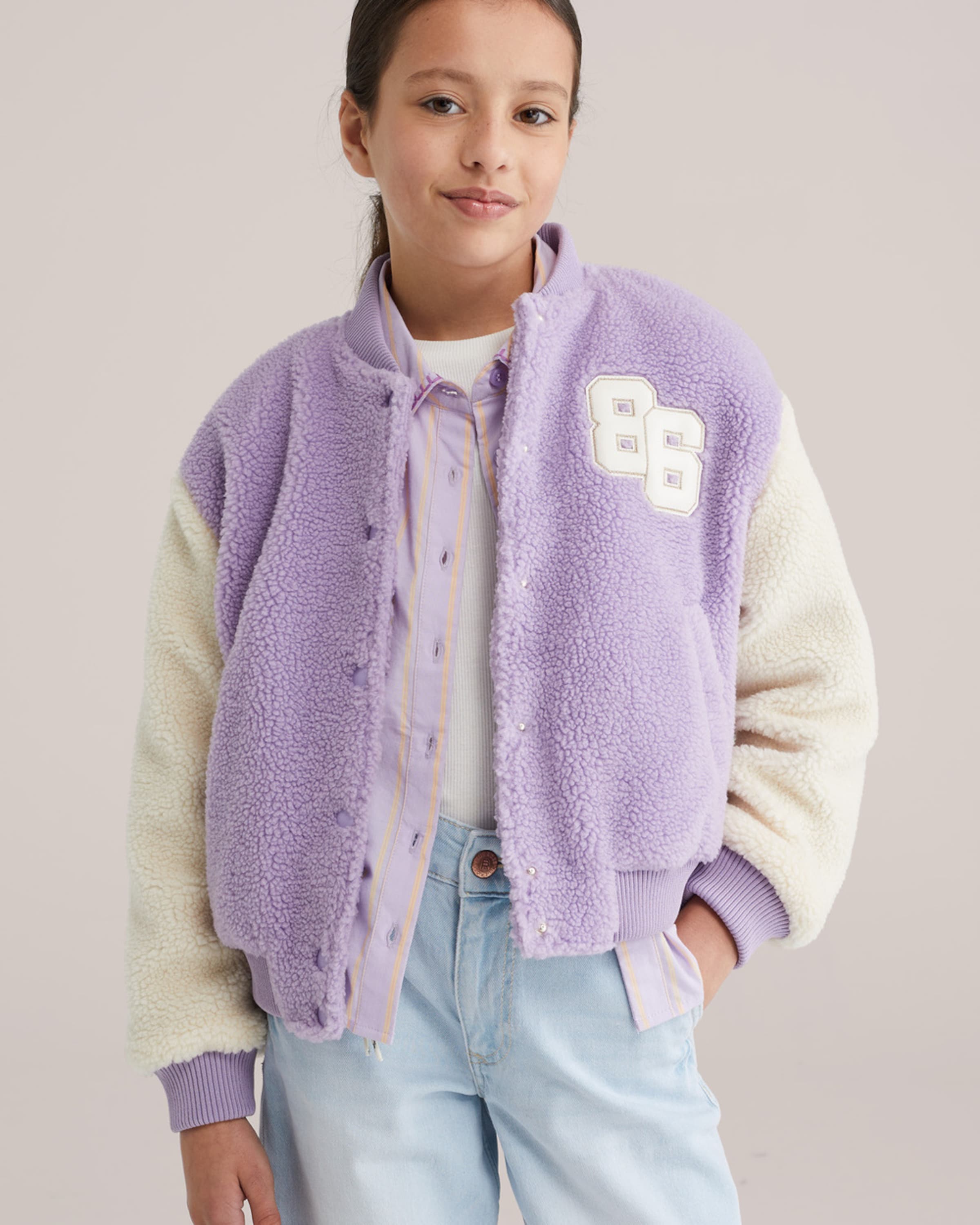 WE Fashion Межсезонная куртка в цвете лаванда — фото 3