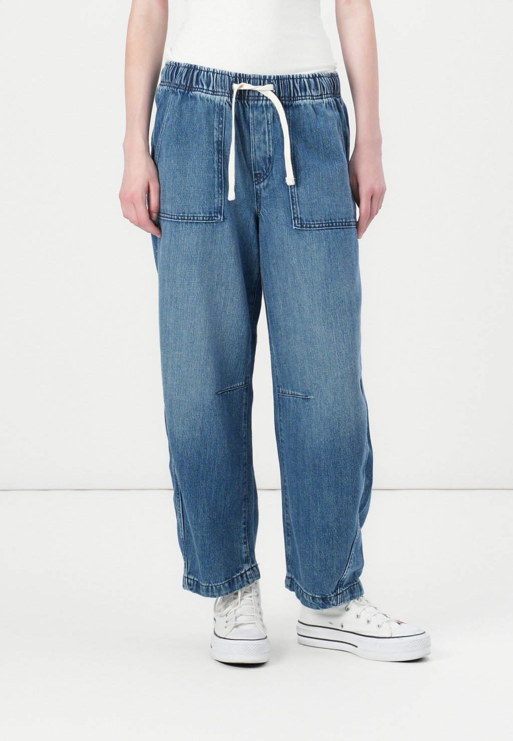 

Джинсы свободного кроя BARREL MERAPI GAP, цвет Medium Wash