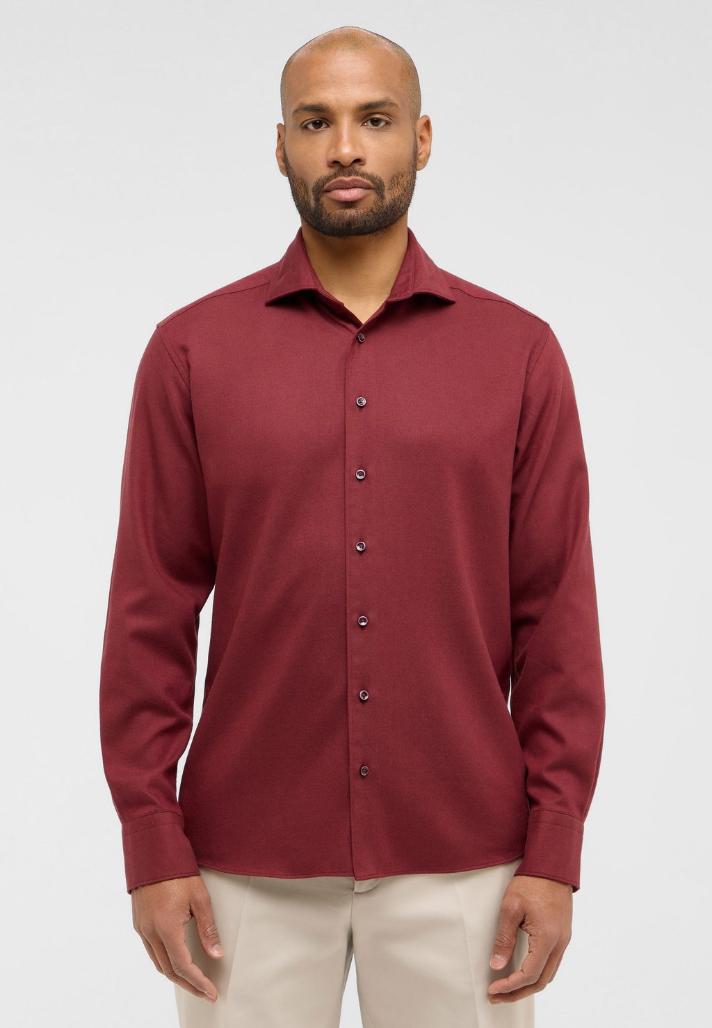 

Официальная рубашка MODERN FIT Eterna, темно-красный