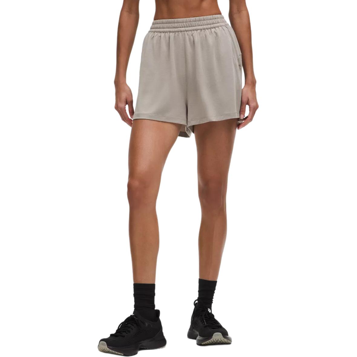 

Спортивные шорты 2' Women's Lululemon, warm коричневый серый/wshg