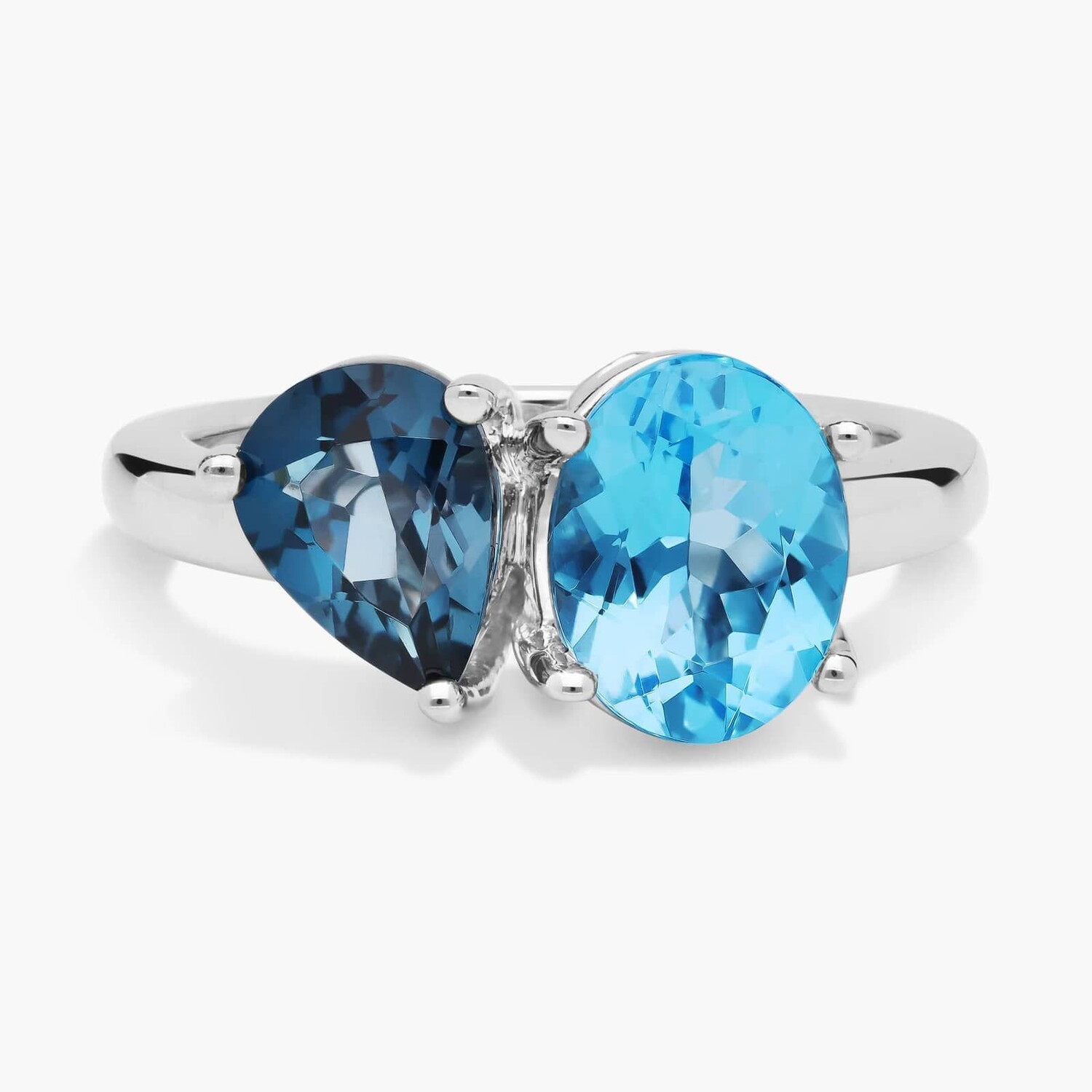 

Кольцо Swiss Blue Topaz и Blue Topaz из двух камней в 14-каратном белом золоте Blue Nile