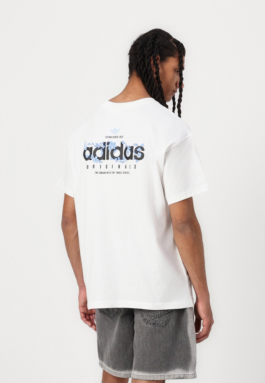 

Футболка с принтом FLORAL GRAPHIC TEE UNISEX Adidas Originals, белый