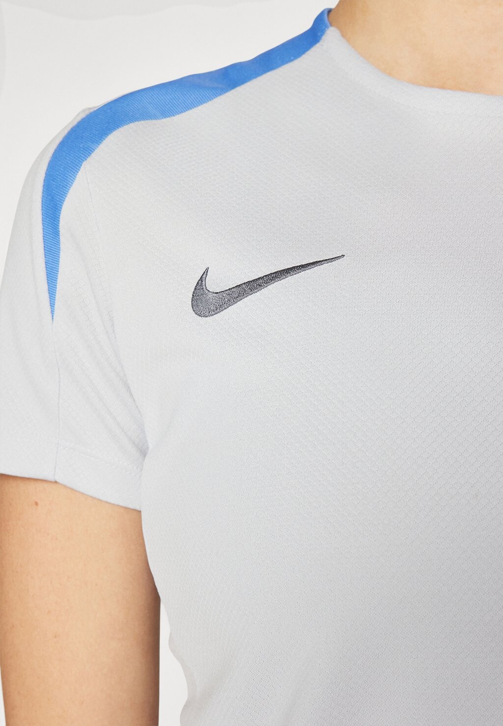 

Футбольная майка TOTTENHAM HOTSPURS STRIKE TOP Nike, серый