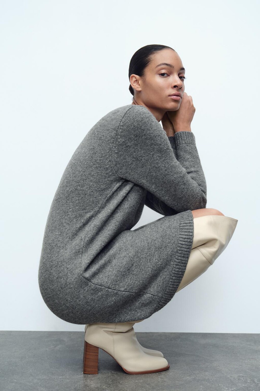 

Короткое мягкое трикотажное платье ZARA, серый мергель