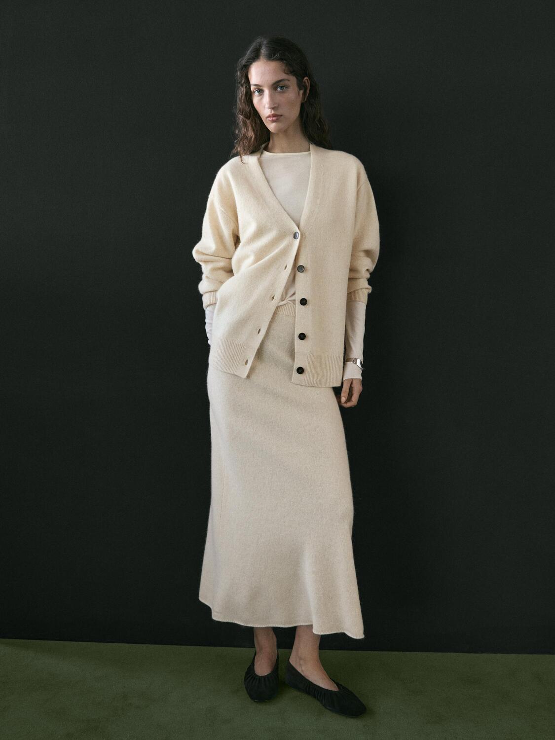 

Вязаный кардиган из альпаки и шерсти с V-образным вырезом Massimo Dutti, vanilla